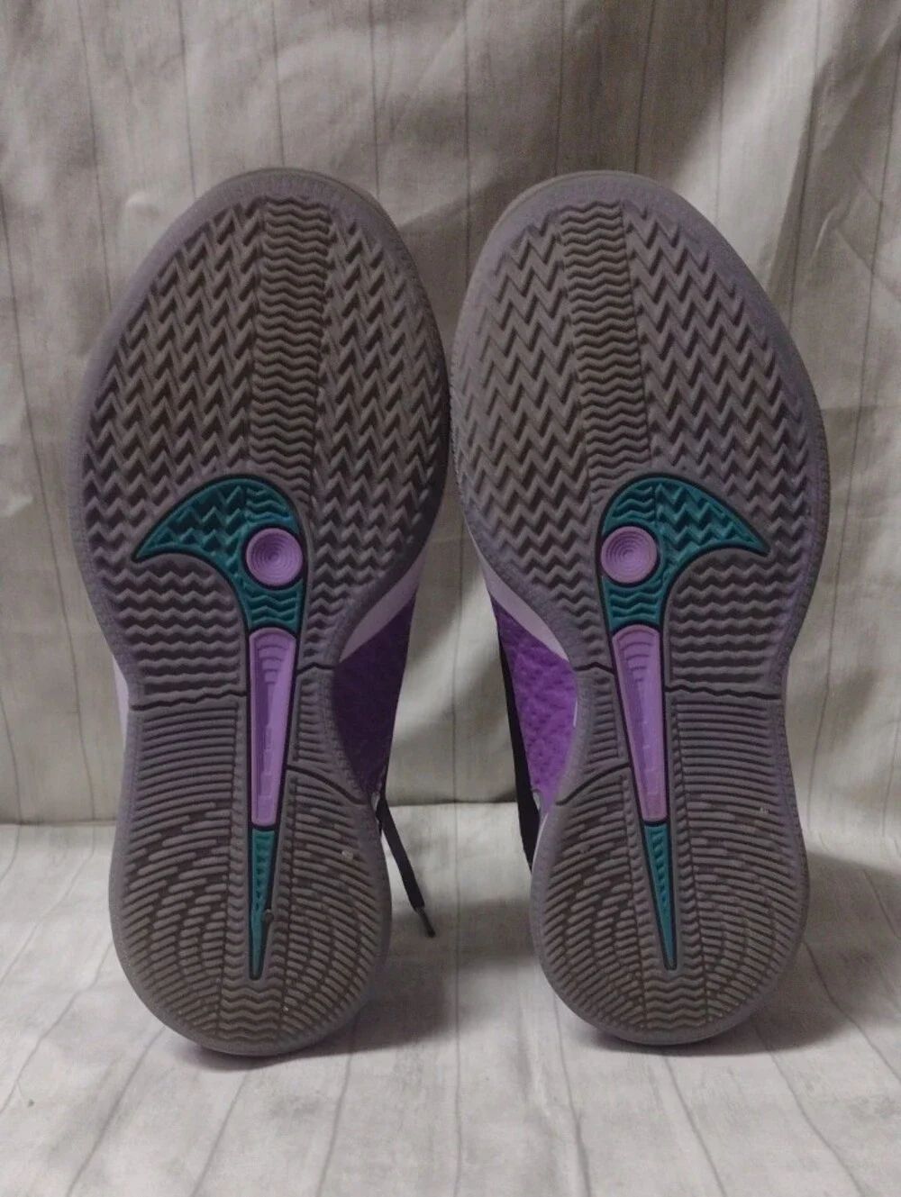 Nike Kid's Purple and Black Sneakers (J1110)
